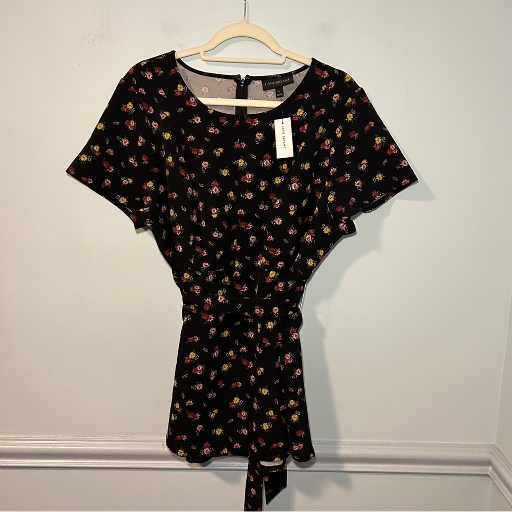 NWT Lane Bryant Black Red & Yellow Floral Tie Waist Short Sleeve Blouse Size 16